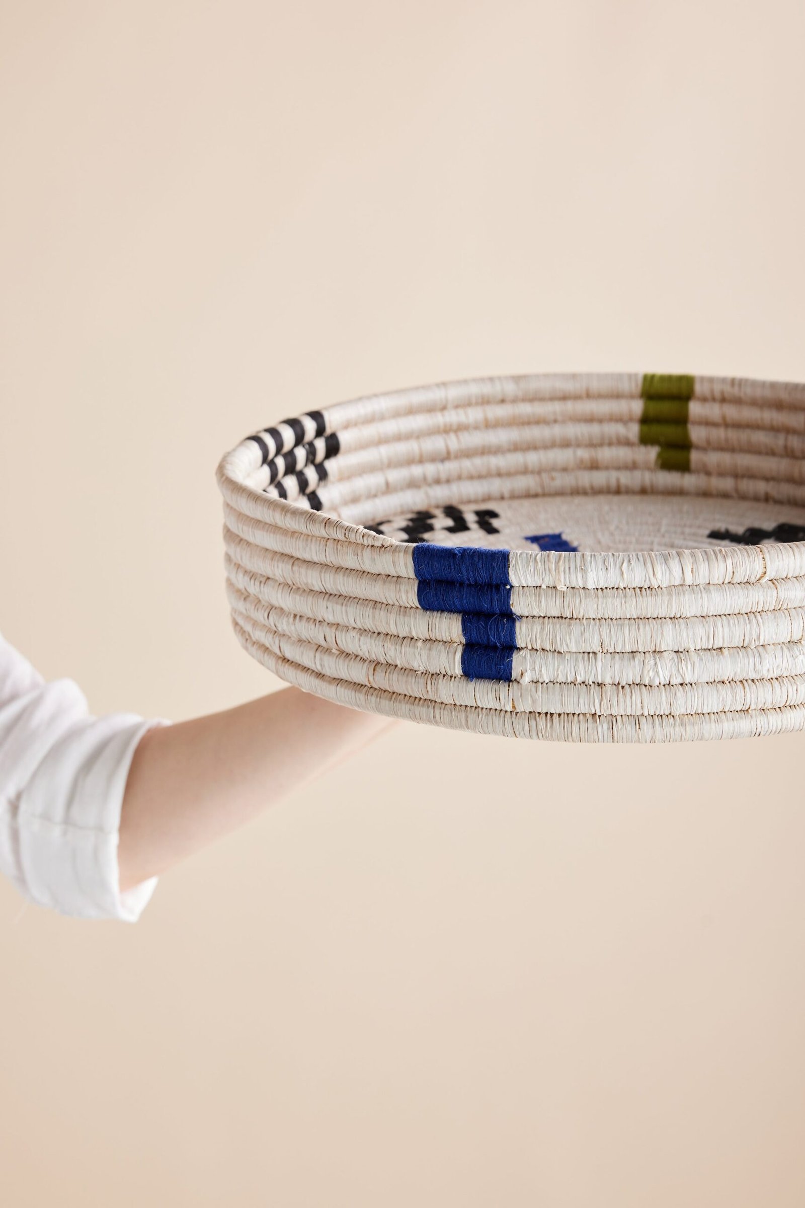 Mosaic_Woven_Nesting_Tray_small_design_afrika_kanju_2.jpg Mosaic Woven Nesting Tray - Image 1